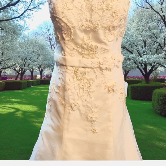 NWT Kirstie Kelly Ivory Wedding Dress, 8 - Picture 6 of 11